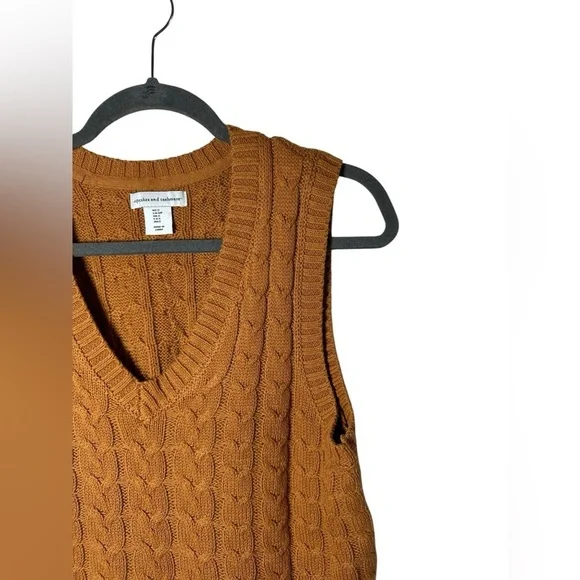 Cupcakes and Cashmere Burnt Orange / Brown Cable Knit Sweater Vest - Size S - Picture 3 of 8